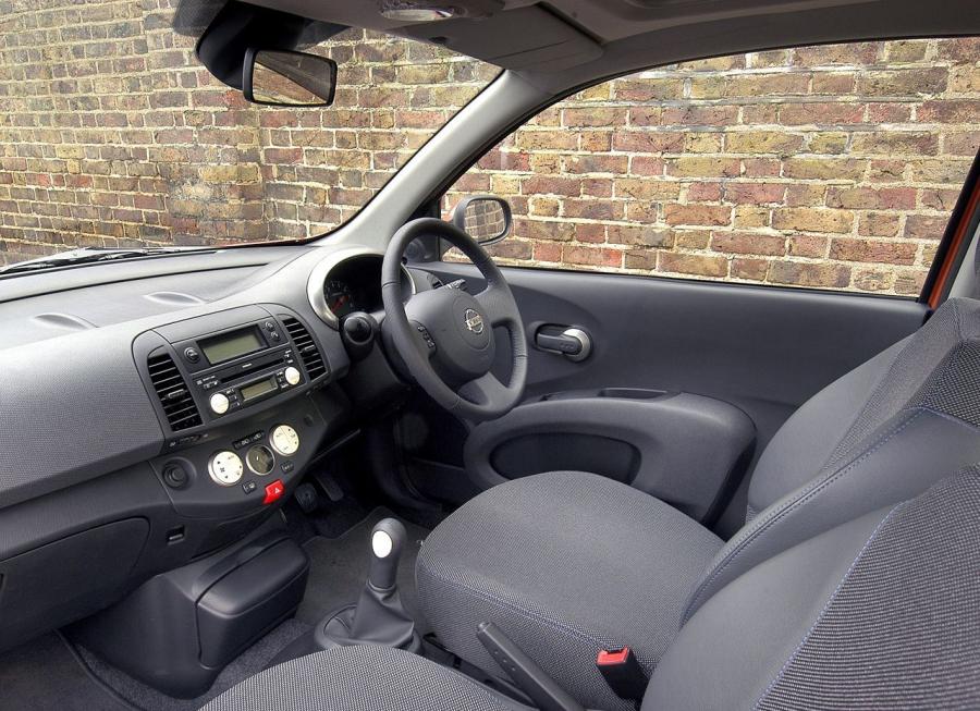  Nissan Micra 3-Door 2003 года  (UK) (фото 2 из 10)